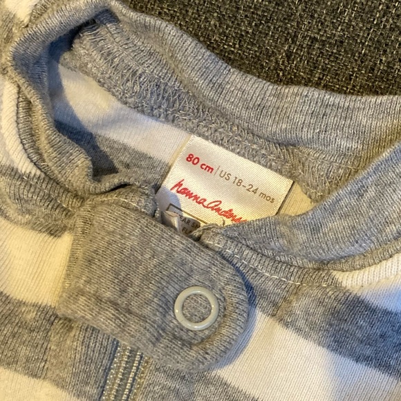 Hanna Andersson grey striped pajamas - Picture 2 of 2